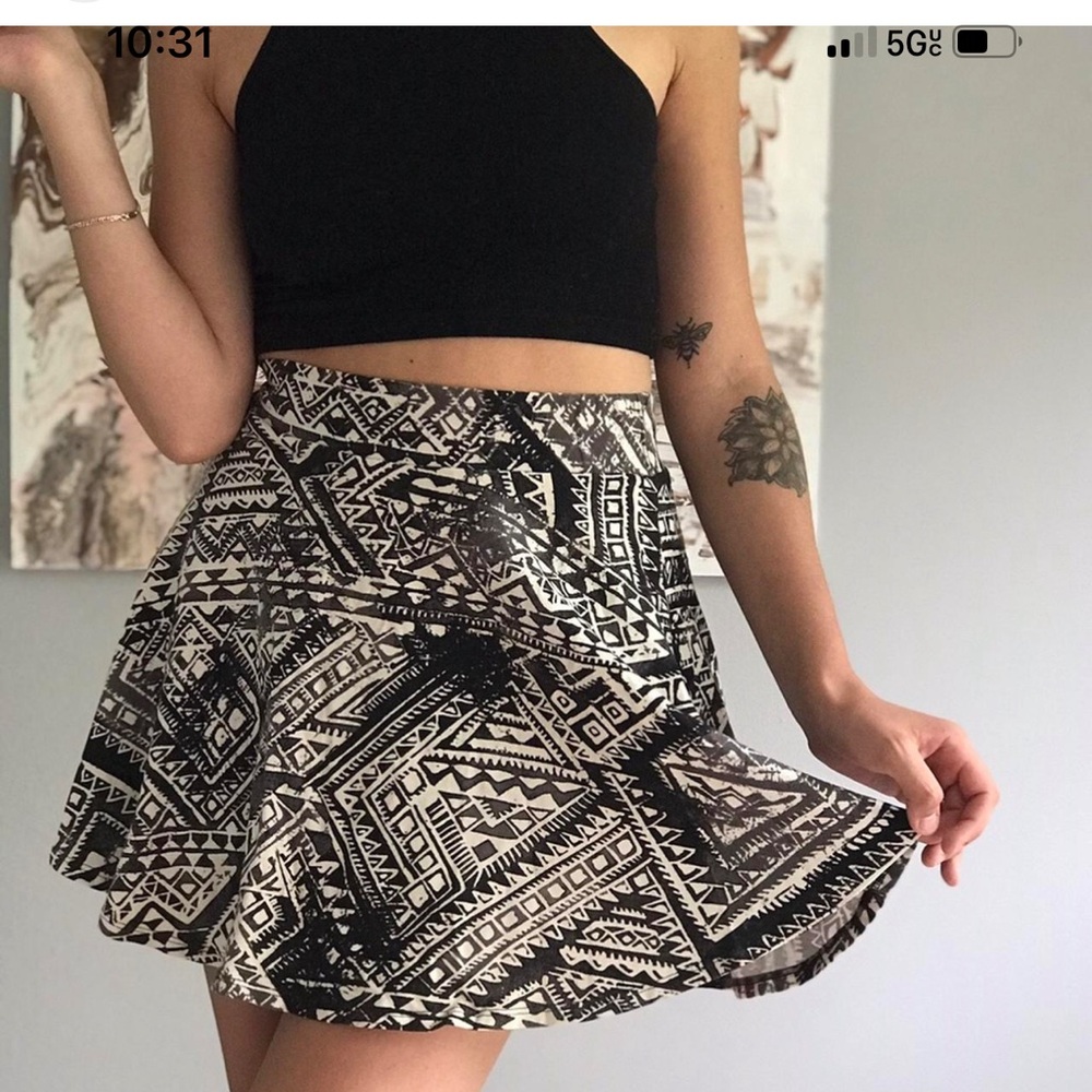 Victoria's Secret Black and Cream Mini Skirt
